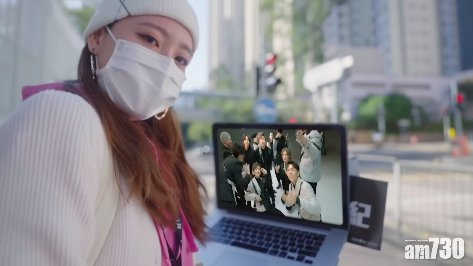 宣傳短片以《一秒間》作背景音樂,當中更播出數秒MV。(廣告截圖)