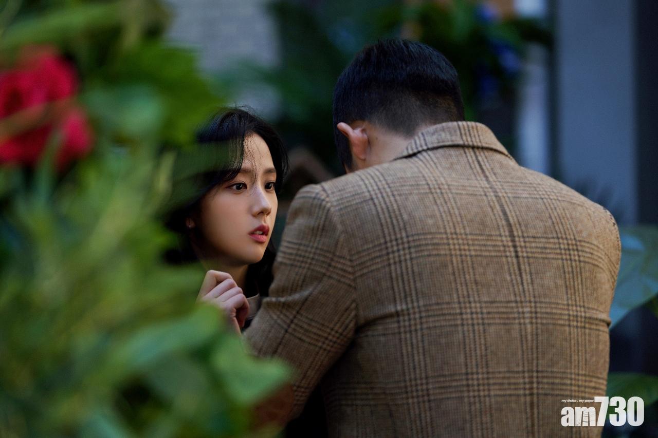 初次拍劇的Jisoo備受關注。