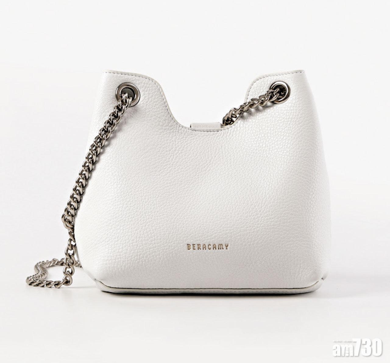 白色皮革鏈袋 $1,980 (a)