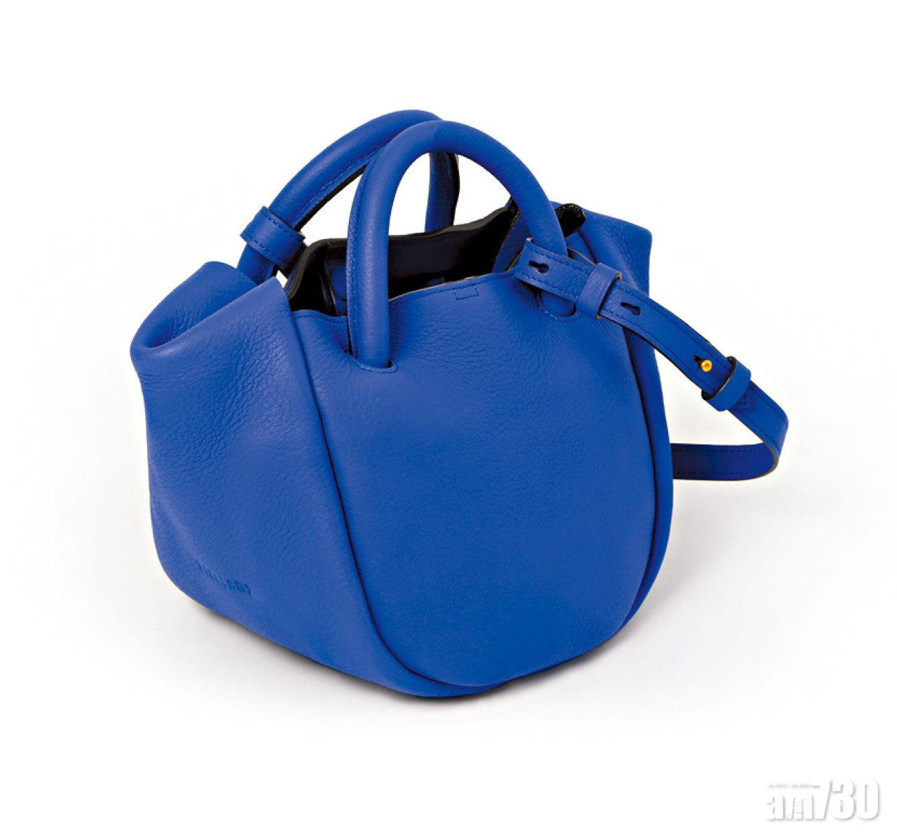 彩藍色餃子形兩用皮革小手袋 $2,480 (a)