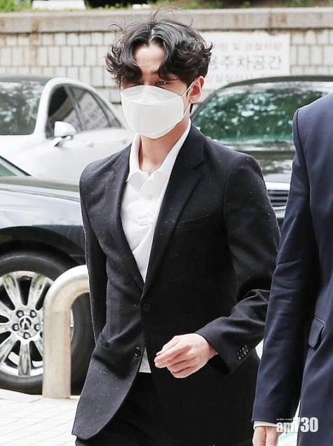 鄭鎰勳出庭聆訊。