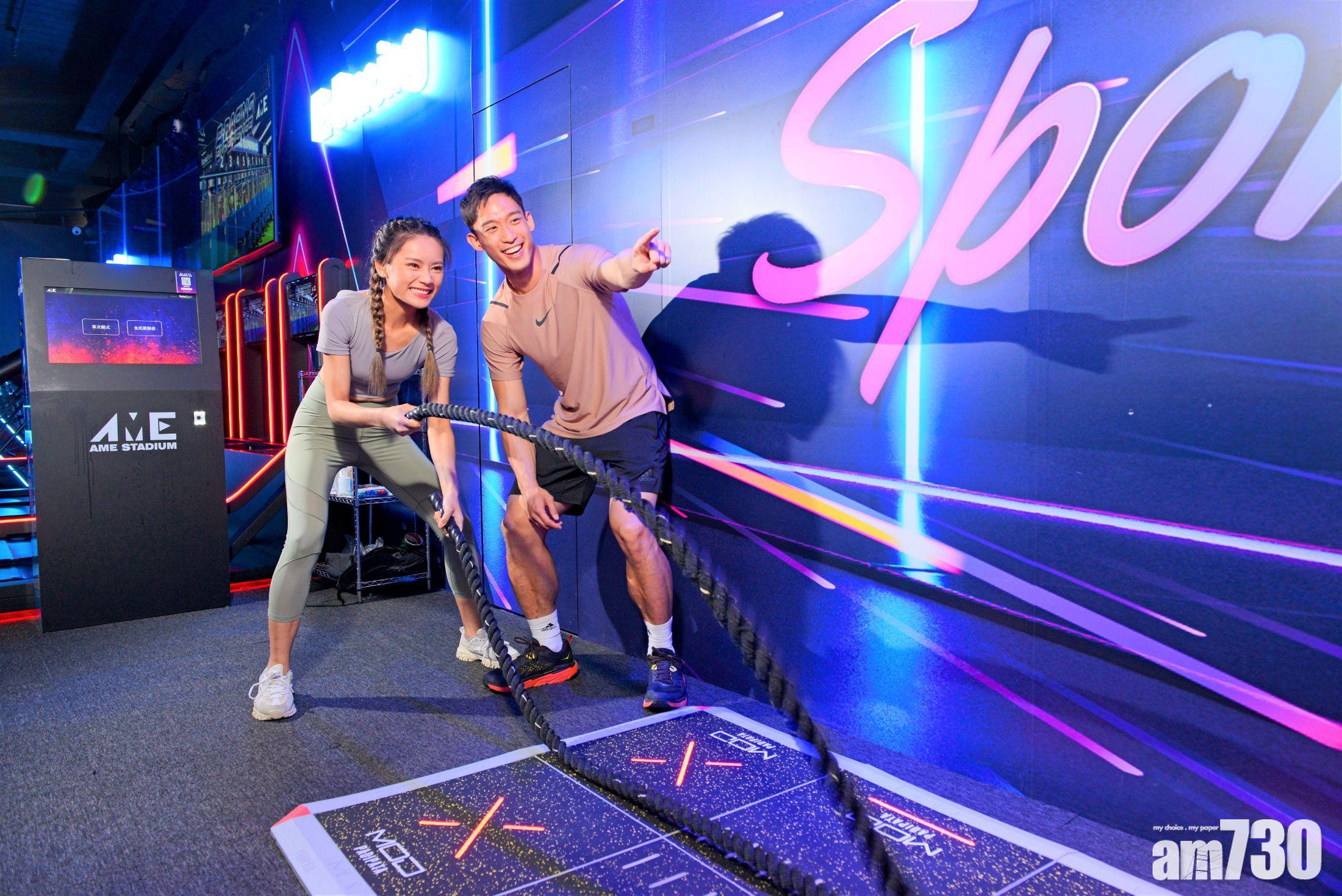 E-Battle Rope 除鋪有智能感應
互動地墊,每一下揮動均有感應
外,玩家更可挑選闖關模式、打
怪物模式或訓練模式