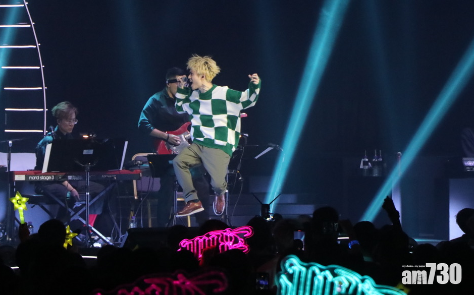 DJ King表現狂野奔放。