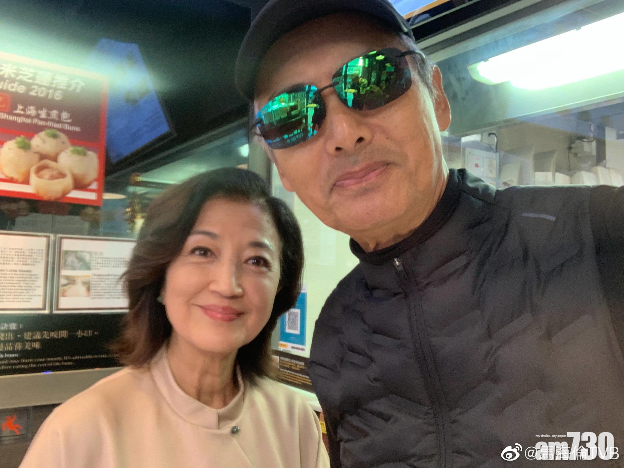 發哥與馬海倫合照。