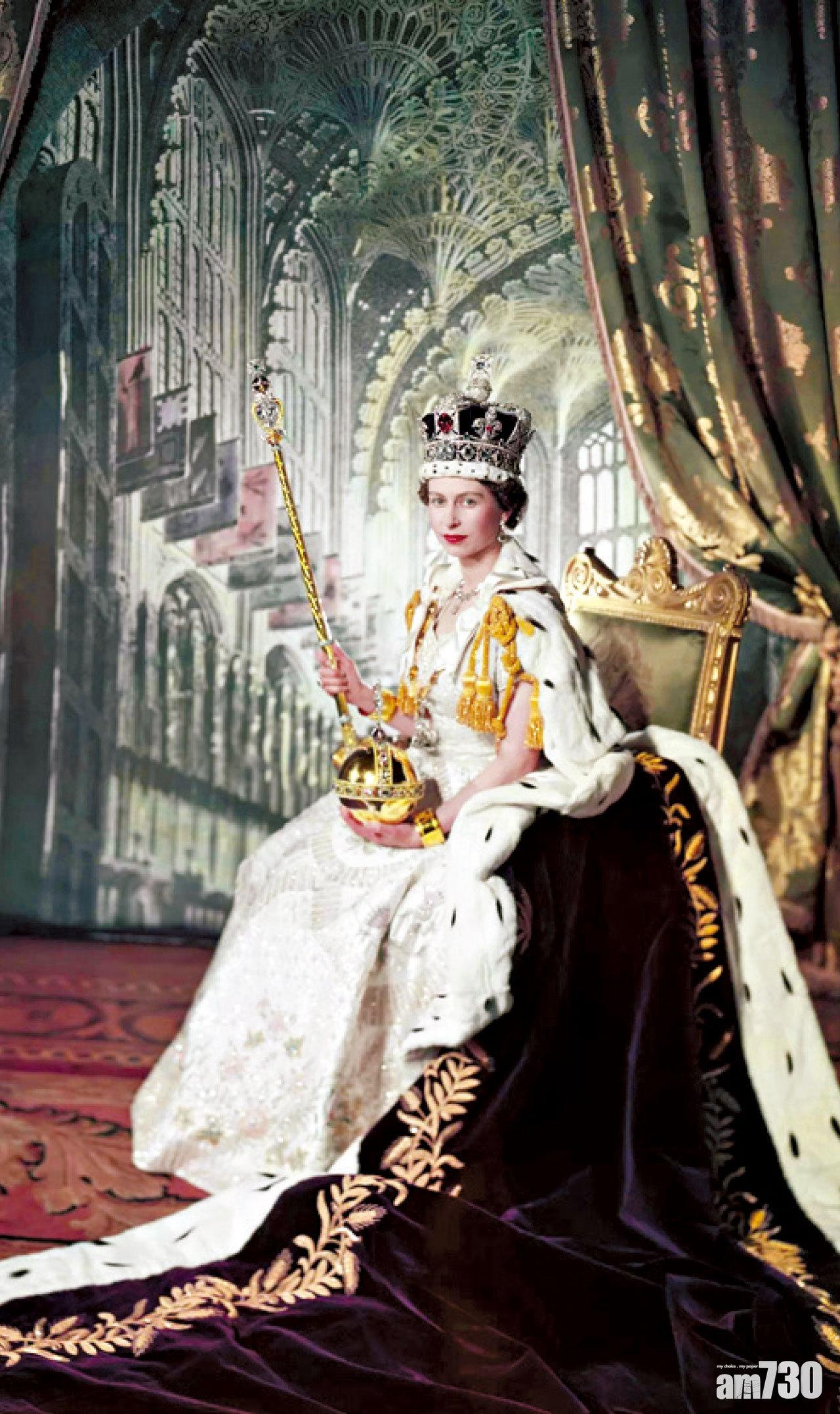 英女王加冕時穿的禮服