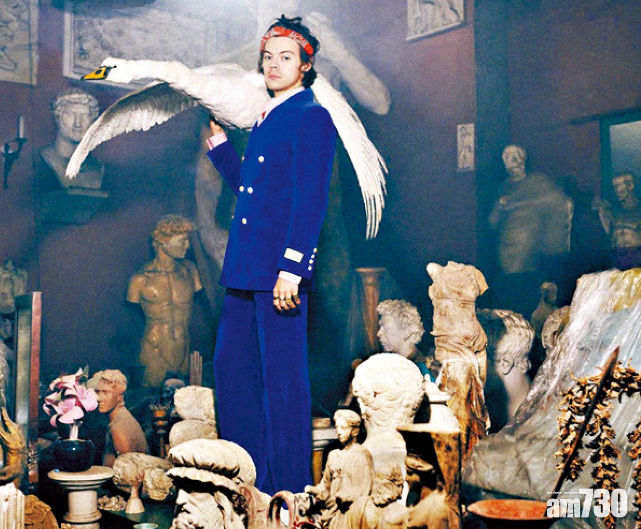 Harry Styles是V&A男裝展中其中一位男裝icon。