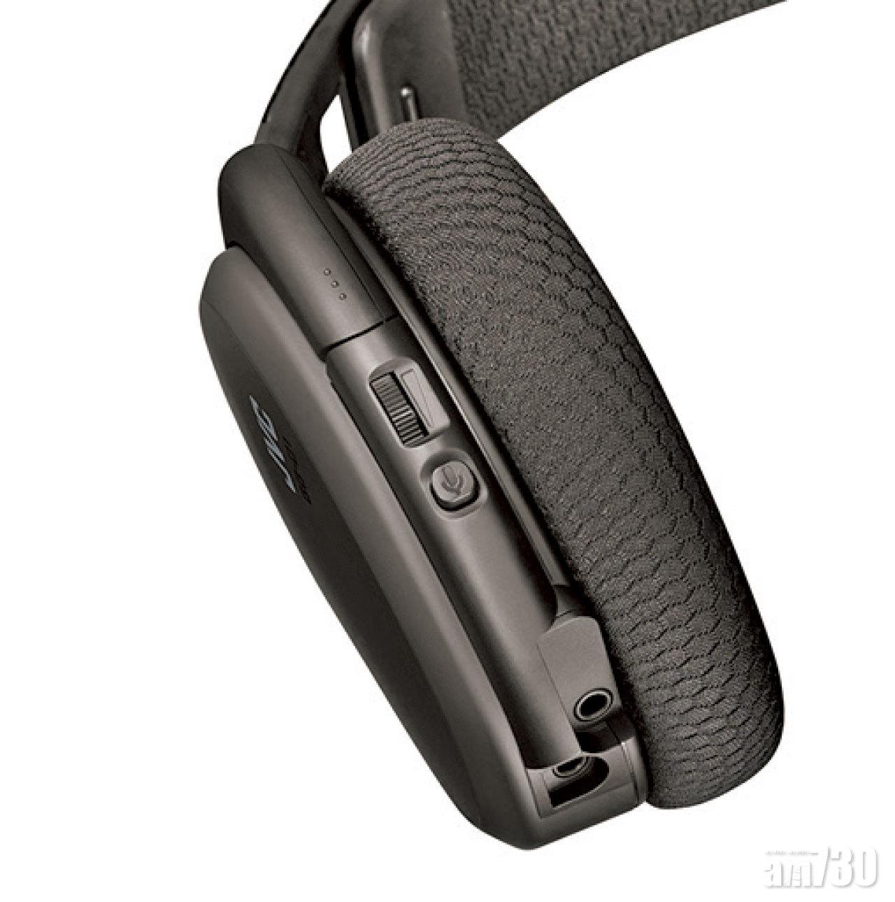 提供實體咪高峰靜音鍵及旋轉音量按鈕。