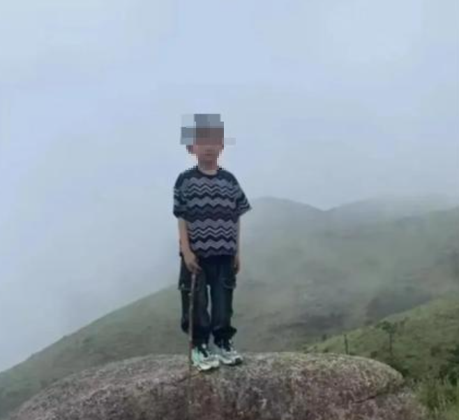 男童生前照片。(《澎湃新聞》)