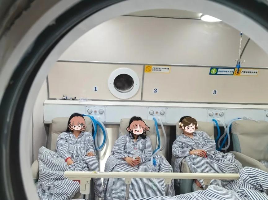 浙江3閨密家中開冷氣吃烤魚齊昏迷送院 醫生:晚1分鐘死10萬個腦細胞