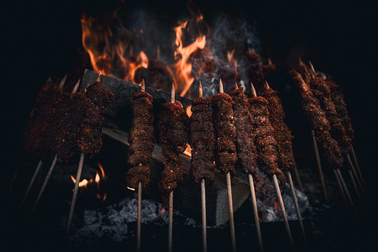 日本京都一間燒肉店驚傳火災,2人遭燒傷。(示意圖/PIXABAY)
