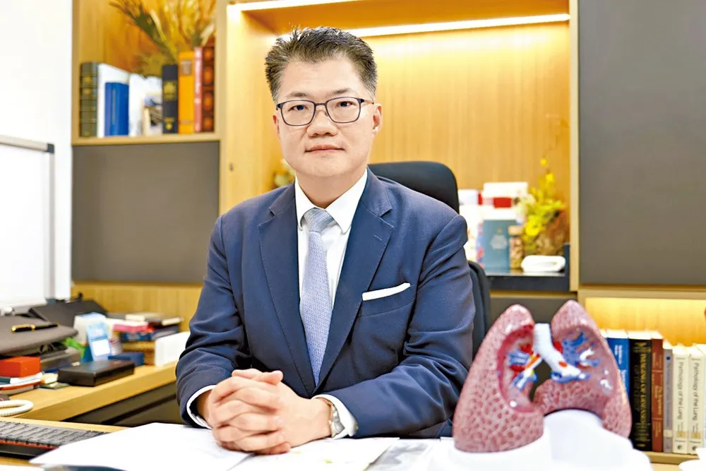 Dr. Xu Jianming, Expert in Respiratory System