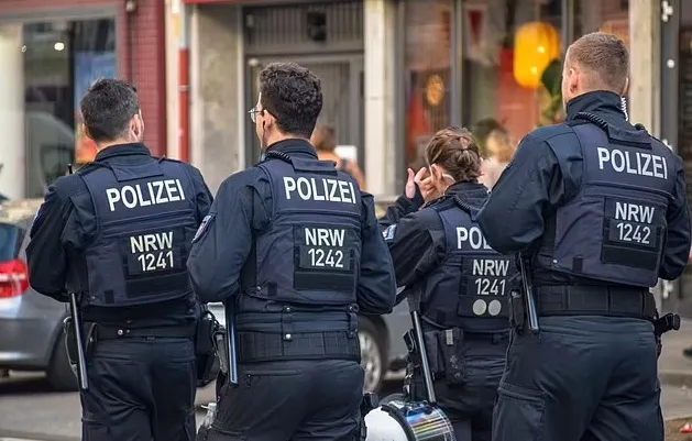 圖為德國警察。(互聯網)