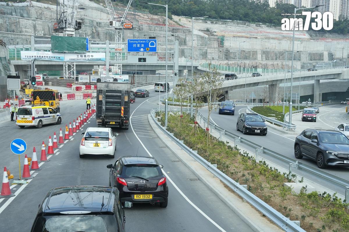將藍隧道和將軍澳跨灣連接路12月11日通車,圖為藍田交匯處。(陳奕釗攝)
