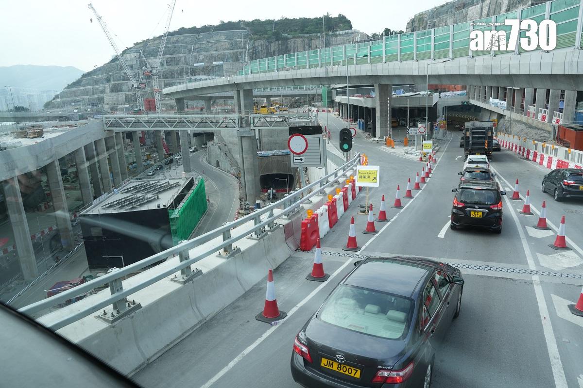 將藍隧道和將軍澳跨灣連接路12月11日通車,圖為藍田交匯處。(陳奕釗攝)