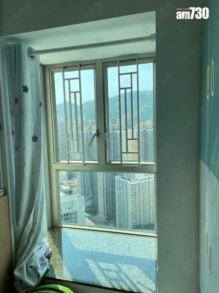 睡房景觀望開揚山景和樓景。(代理提供)