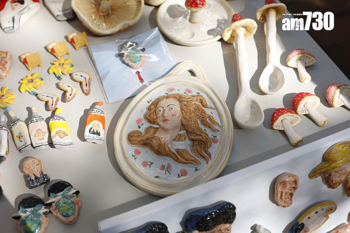 必買畫家及名畫系列,有不同搞怪擺設。(劉韻瑩攝)