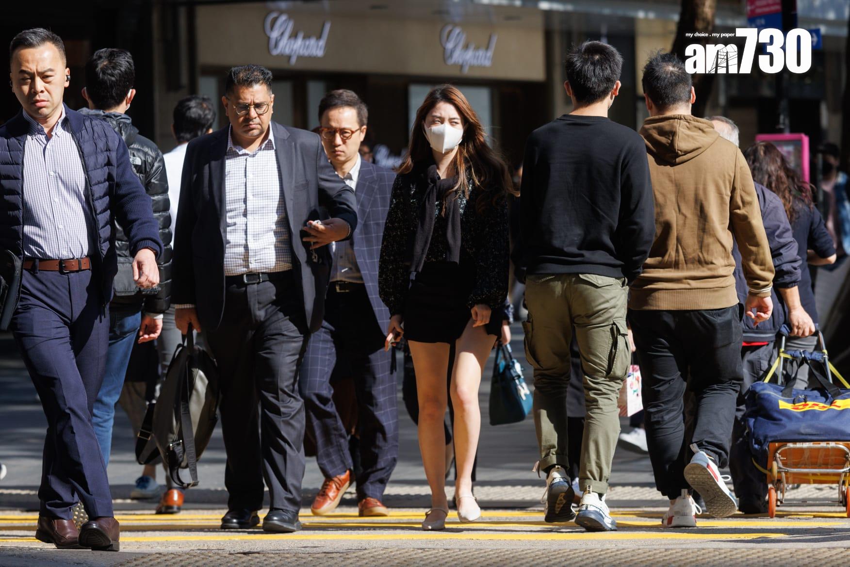 口罩令今起取消,市民可選擇是否戴口罩。(蘇文傑攝)