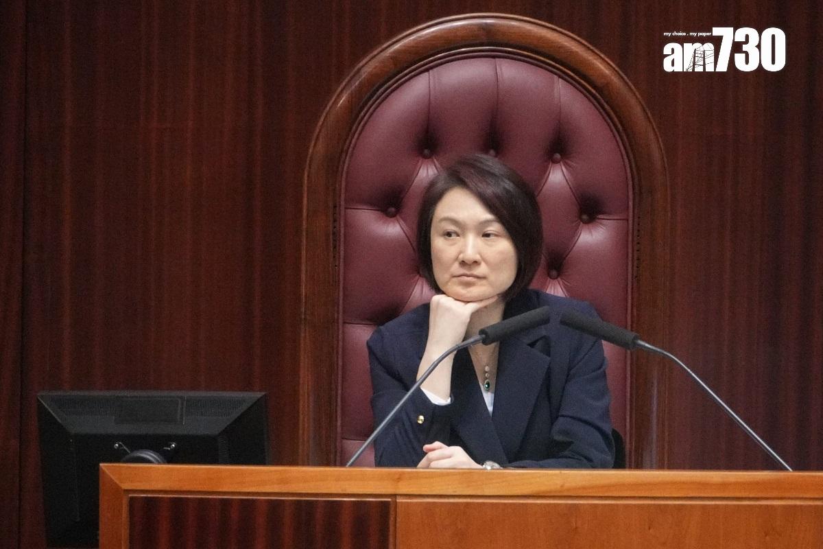 李慧琼現身兼人大、立法會等多職,她拒絕評論會否辭任民建聯主席。(李睿哲攝)