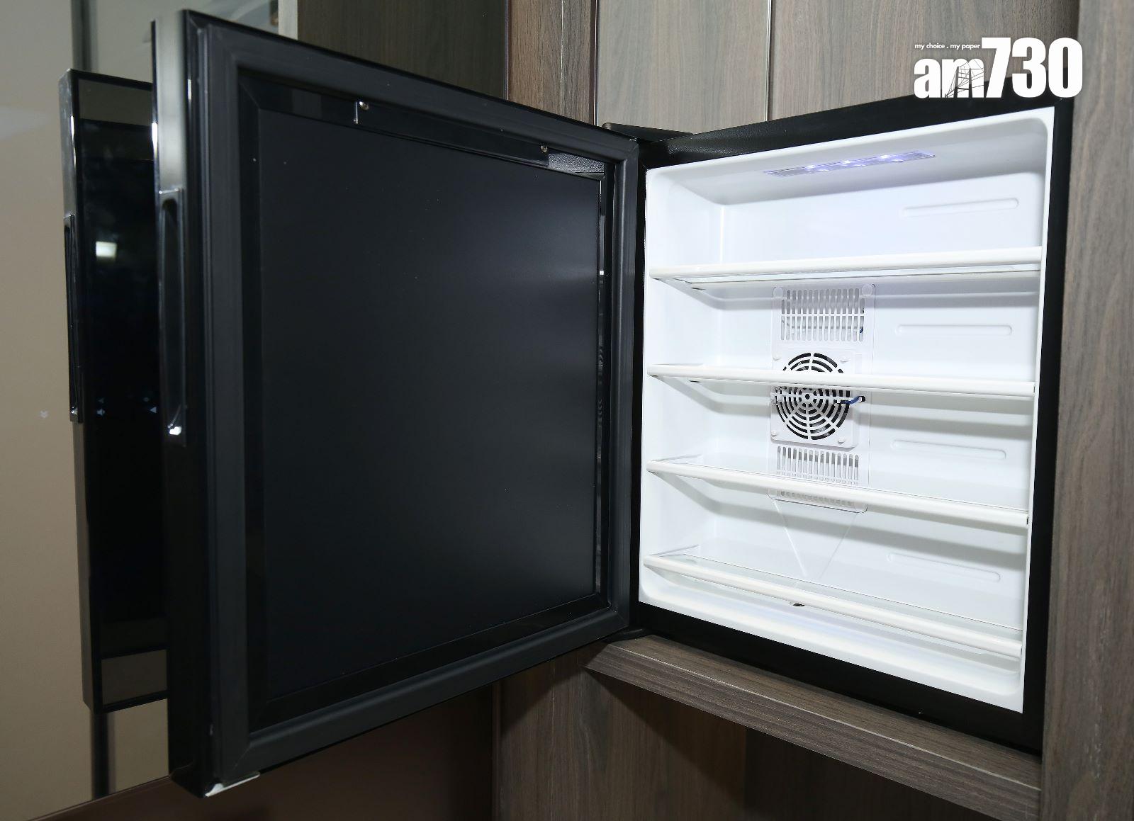 示範單位|天瀧1173方呎四房一套 玄關位置設衣物護理機