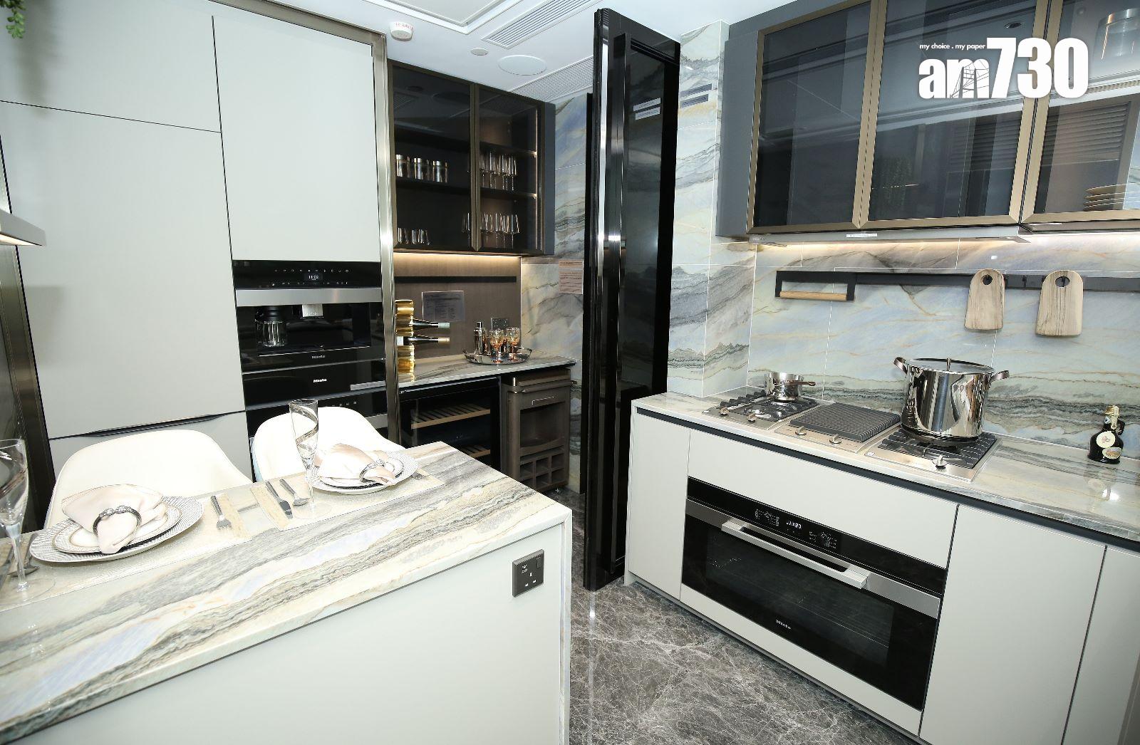 示範單位|天瀧1428方呎四房雙套 跑車作設計靈感 主人浴室配寶藍色透光浴缸