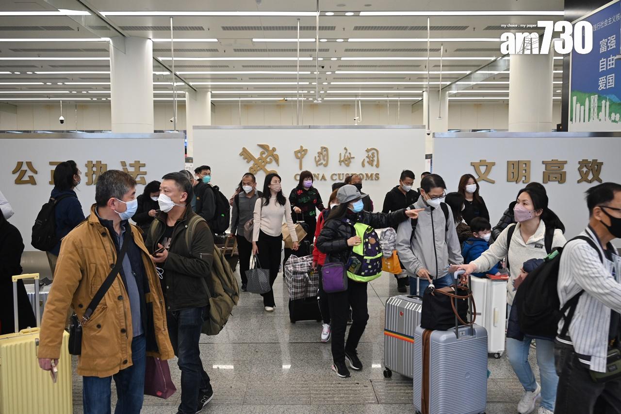 內地宣布延長港澳居民回鄉證有效期。(2023年1月8日,福田口岸。資料圖片)