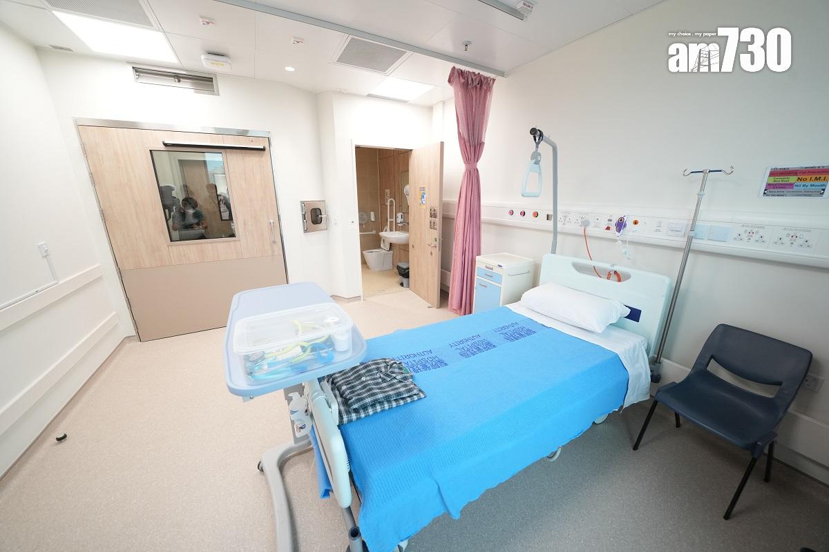 廣華醫院新大樓最少設有56張常設隔離病床,圖為單人病格。(陳奕釗攝)