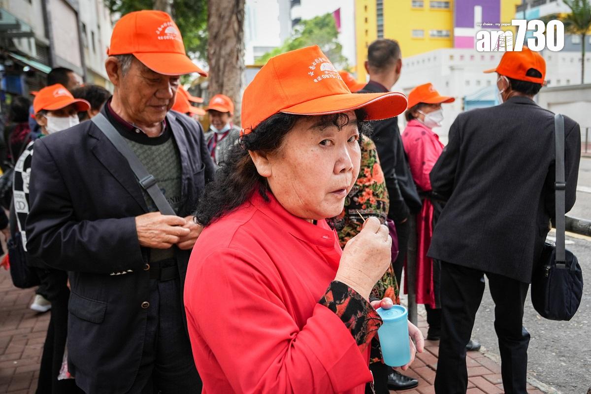 內地低價旅行團「逼爆」土瓜灣和紅磡一帶。(資料圖片/李睿哲攝)