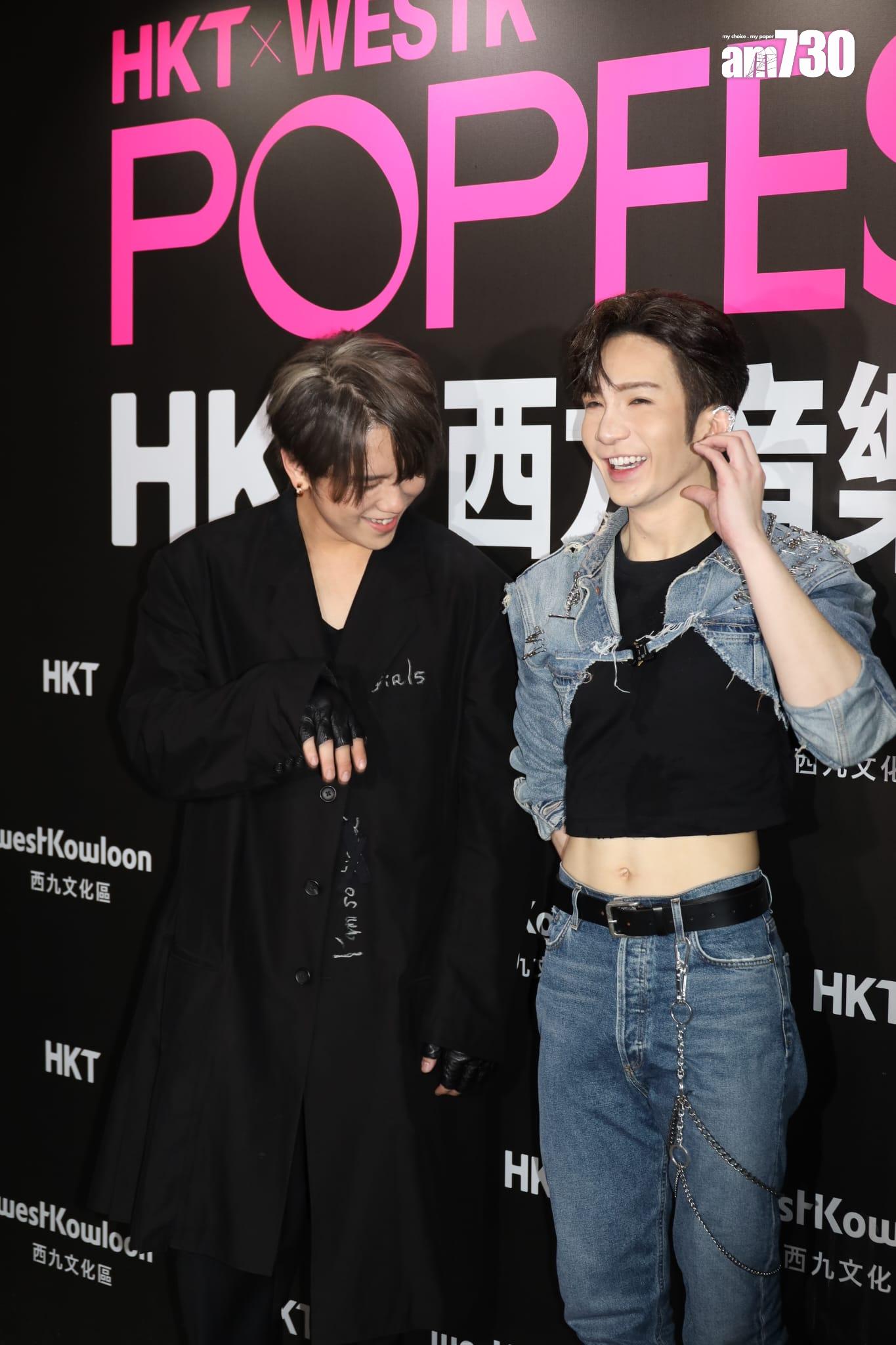 姜濤與Anson Lo在演出後心情輕鬆,在後台受訪拍照。(鍾式明攝)