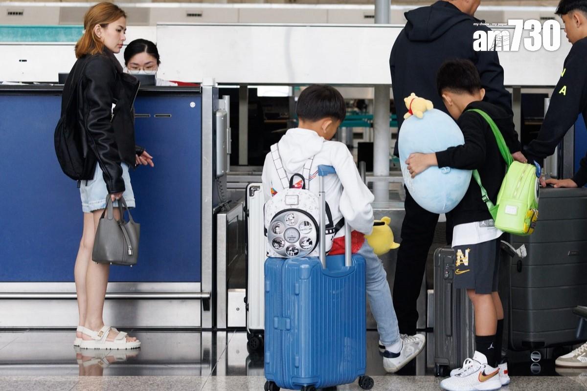 市民趁清明節和復活節長假期外遊。(蘇文傑攝)