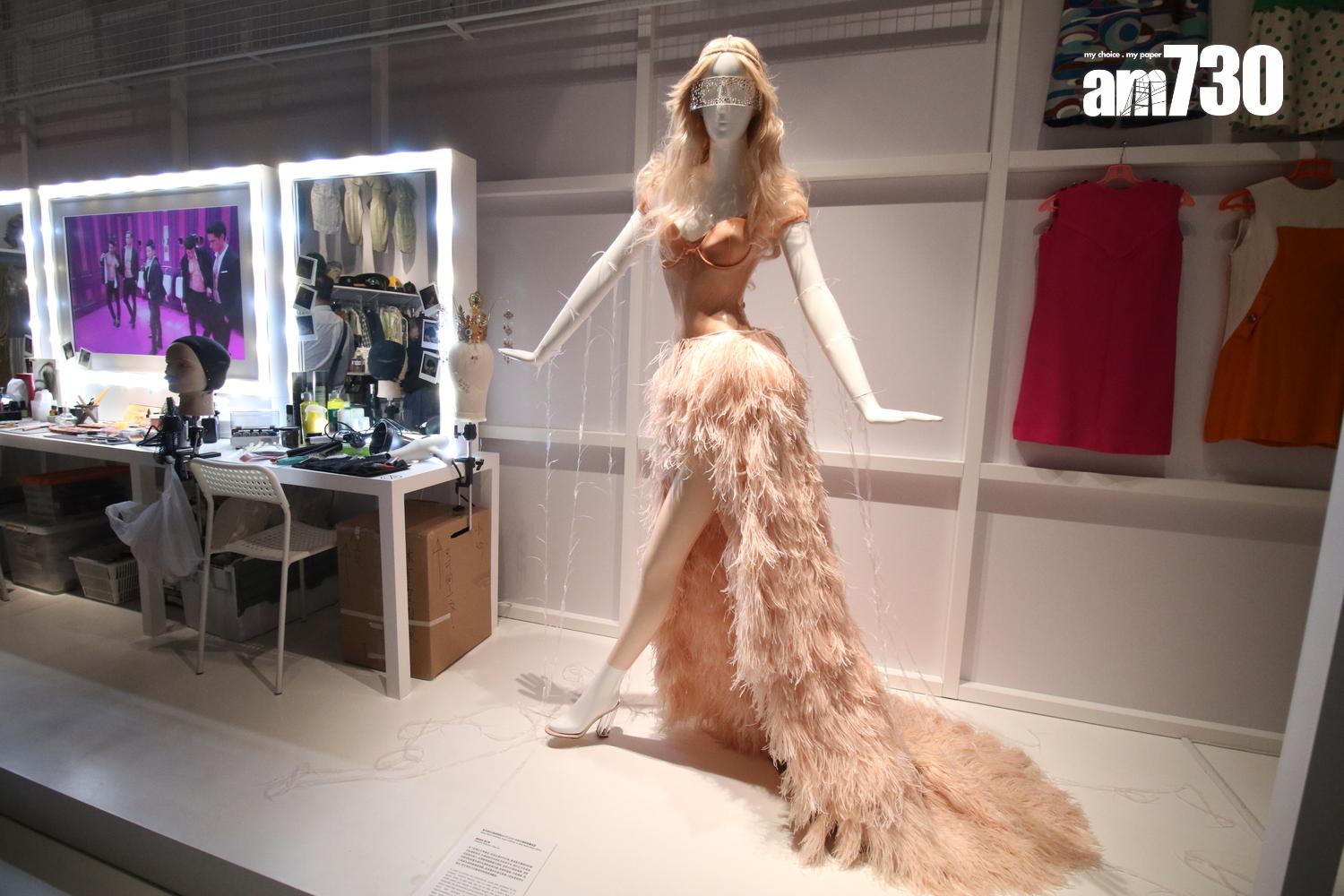 莫文蔚於《東成西就2011》的天神阿修羅造型