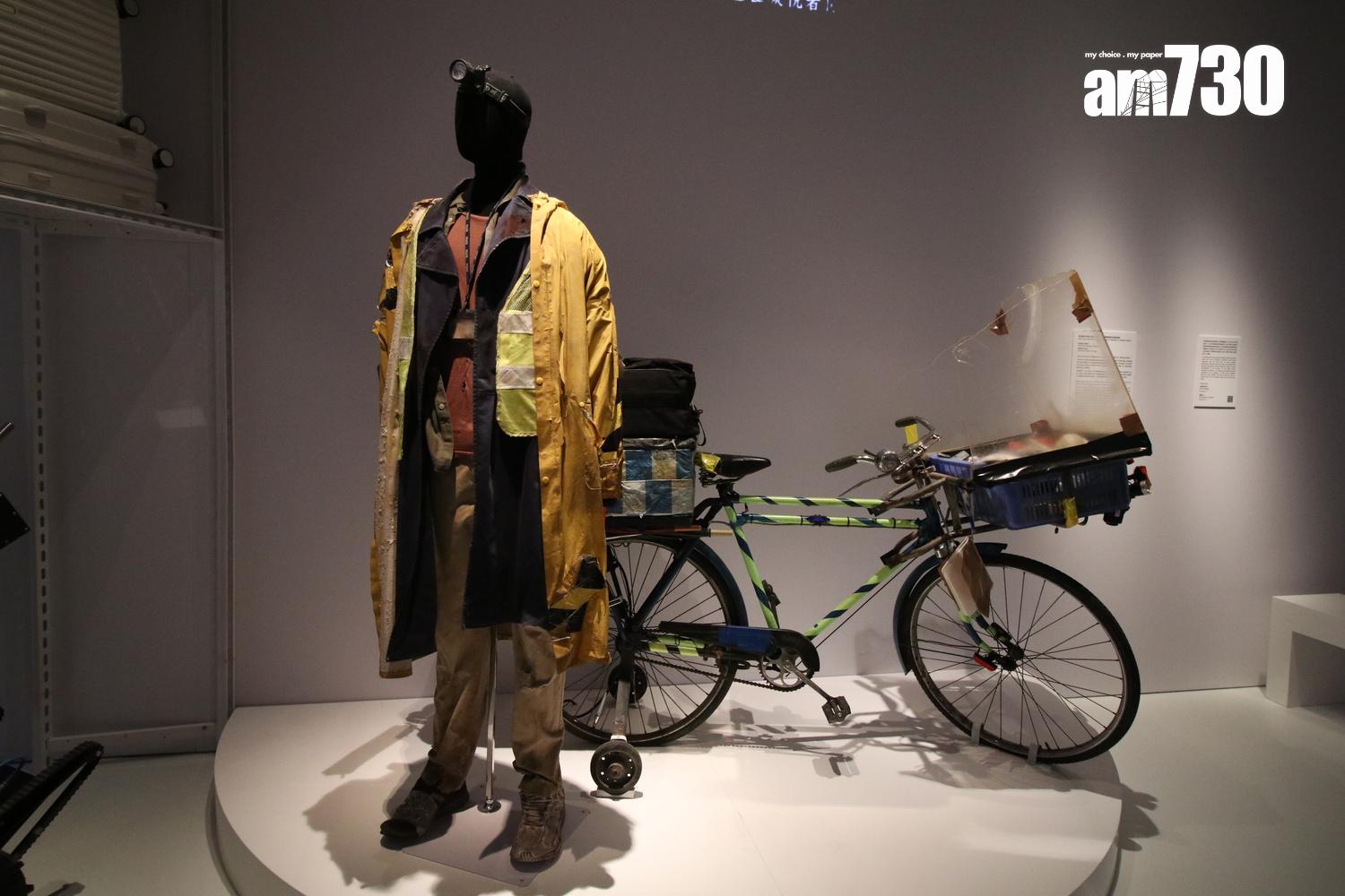 《神探大戰》(2022)劉青雲神探造型及單車