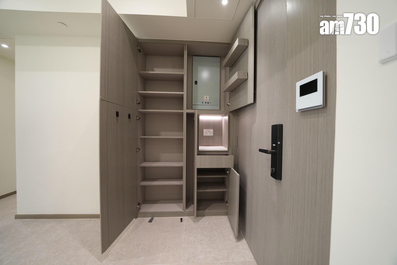 示範單位|NOVO LAND第2A期三房套 玄關設高身儲物櫃 櫃面附磁吸功能夠貼心!