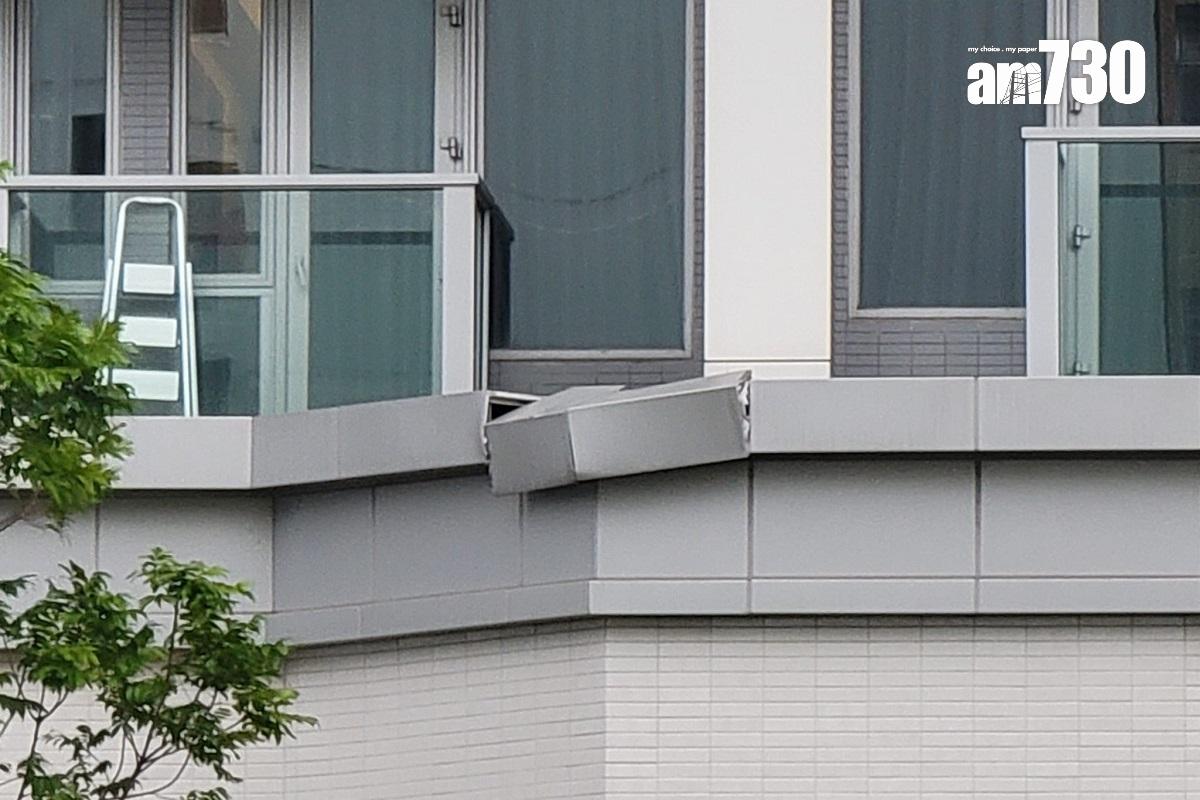 匯璽7座外牆疑被撞毀。(鍾式明攝)