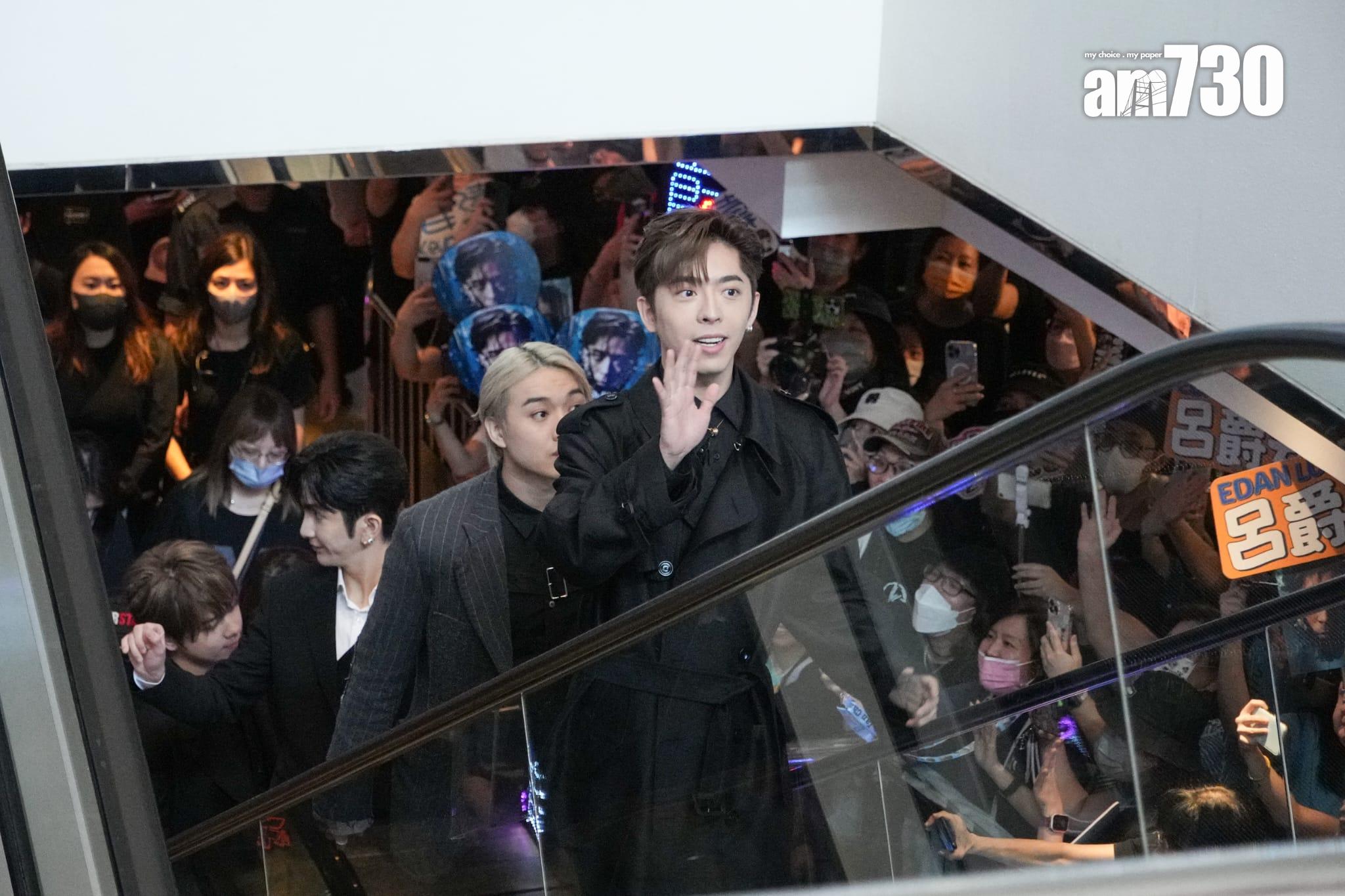 MIRROR四子現身太古城,宣布夏天各自開騷。 (李睿哲攝)