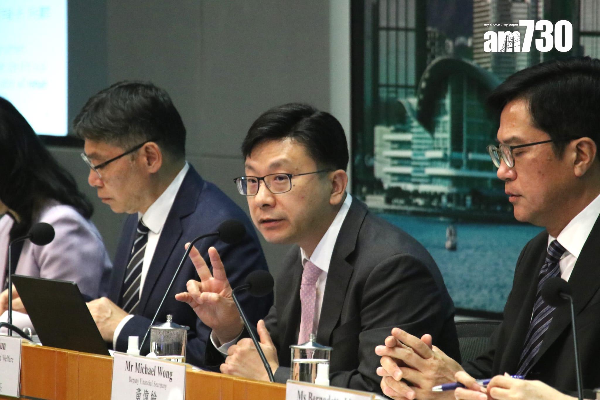 孫玉菡指,26個工種可申請輸入外勞。(林俊源攝)