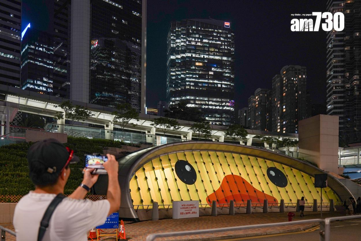 金鐘期間限定「橡皮鴨主題車站」