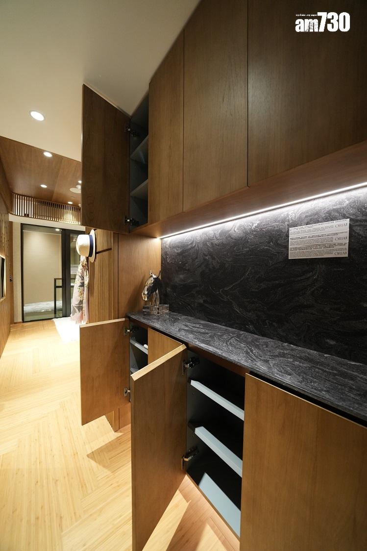 示範單位|筲箕灣新盤傲華324方呎連裝修一房 睡房採雙趟門設計 配時尚型格綠廚櫃(多圖)