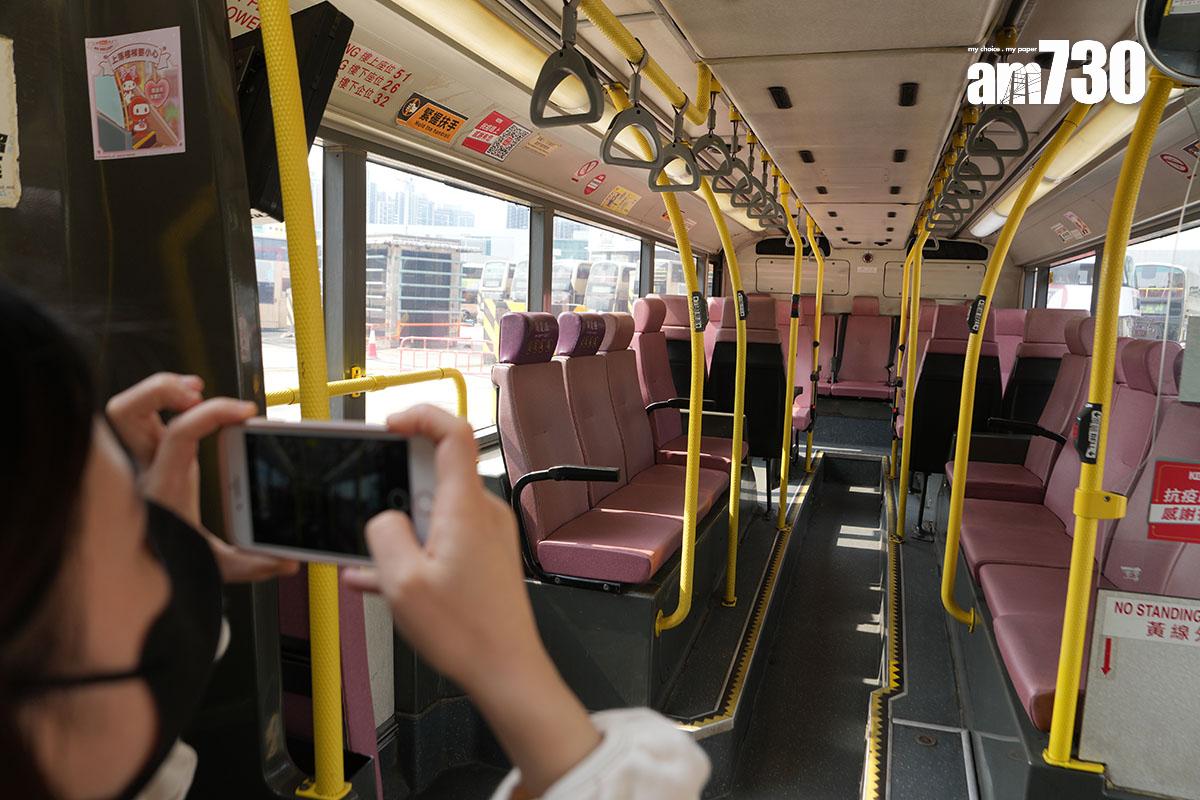 最後一批設有「潛望鏡」、俗稱「短豬」的富豪超級奧林比安10.6米巴士已全數退役。(資料圖片/陳奕釗攝)