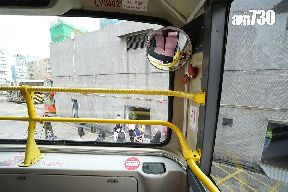 最後一批設有「潛望鏡」、俗稱「短豬」的富豪超級奧林比安10.6米巴士已全數退役。(資料圖片/陳奕釗攝)