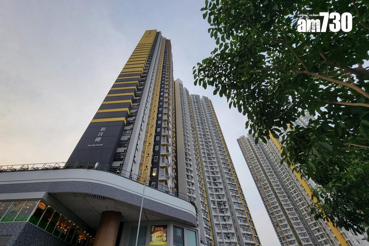 和田邨和喜樓一個單位被閃電劈中。(鍾式明攝)