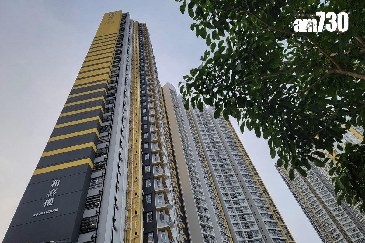 和田邨和喜樓一個單位被閃電劈中。(鍾式明攝)