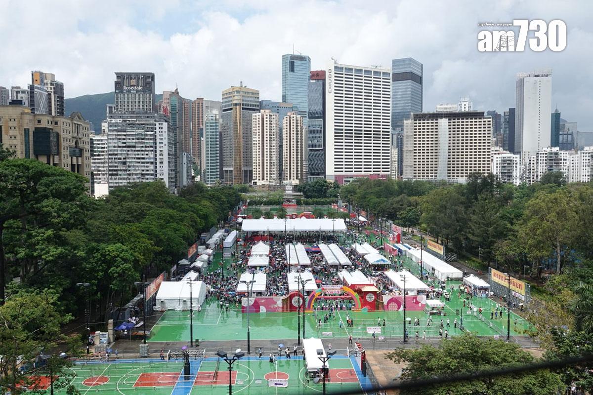 今日是六四事件34周年,維多利亞公園正舉行「家鄉市集嘉年華」。(陳奕釗攝)