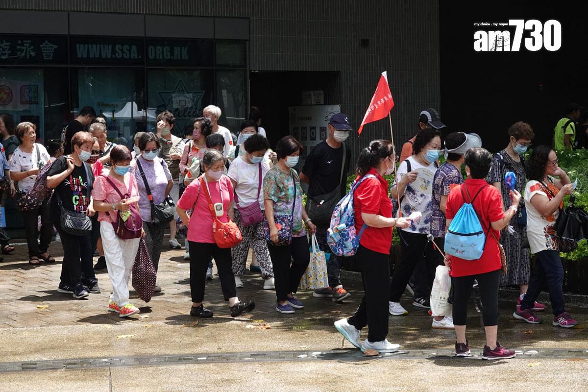 今日是六四事件34周年,維多利亞公園正舉行「家鄉市集嘉年華」。(陳奕釗攝)