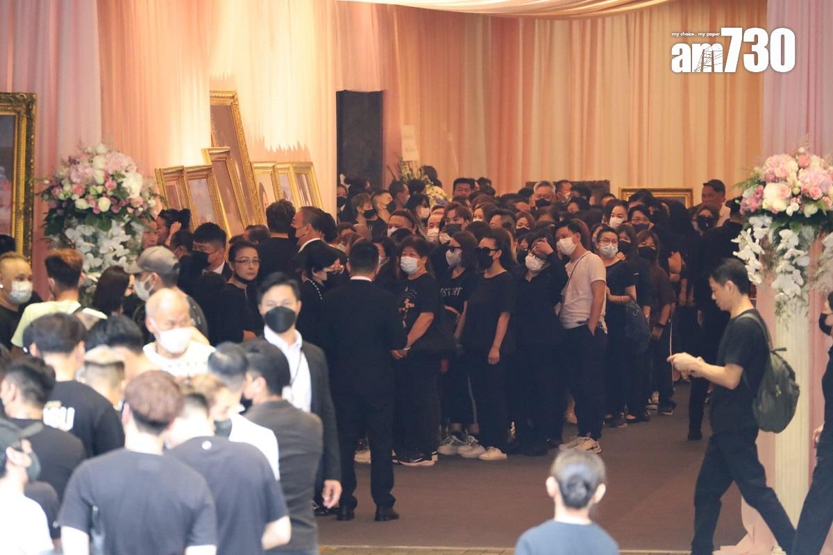 蔡天鳳今日於寶福紀念館設靈,靈堂以其生前喜愛的粉紅色為主調。(鍾式明攝)