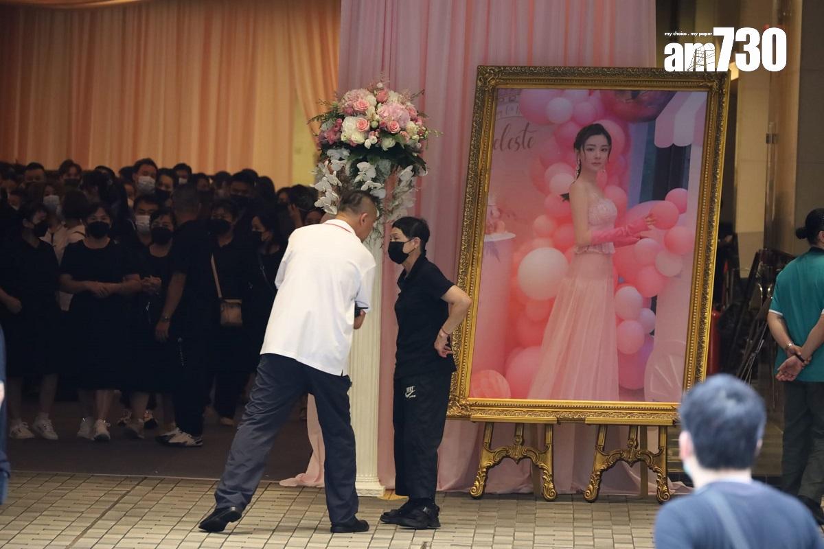 蔡天鳳今日於寶福紀念館設靈,靈堂以其生前喜愛的粉紅色為主調。(鍾式明攝)