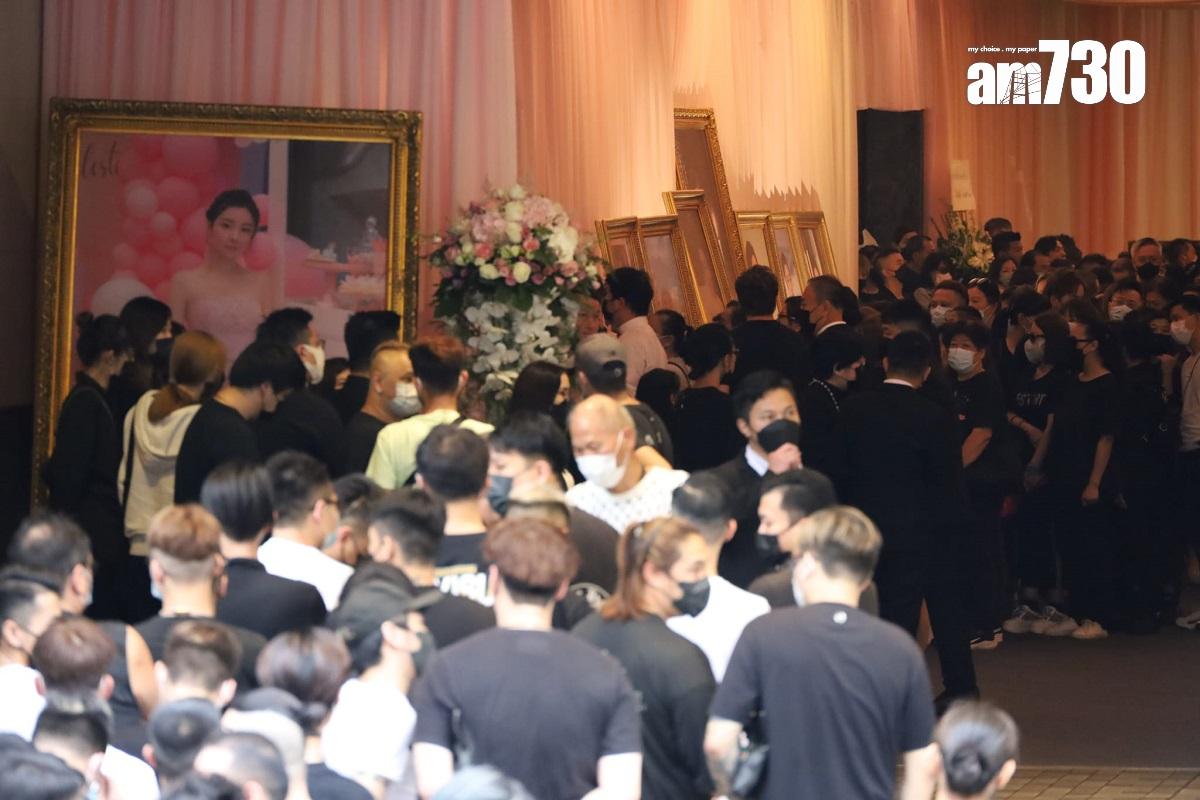 蔡天鳳今日於寶福紀念館設靈,靈堂以其生前喜愛的粉紅色為主調。(鍾式明攝)