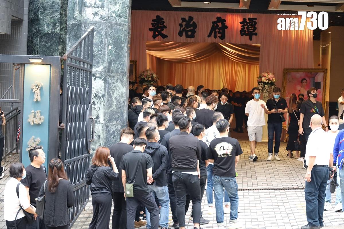 蔡天鳳今日於寶福紀念館設靈,靈堂以其生前喜愛的粉紅色為主調。(鍾式明攝)