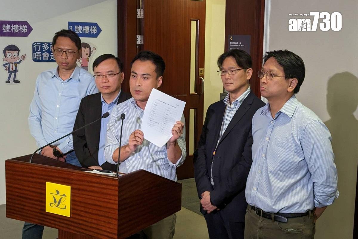 工聯會對輸入外勞的最新方案表示遺憾及反對,左二為黃國。(羅庸軒攝)