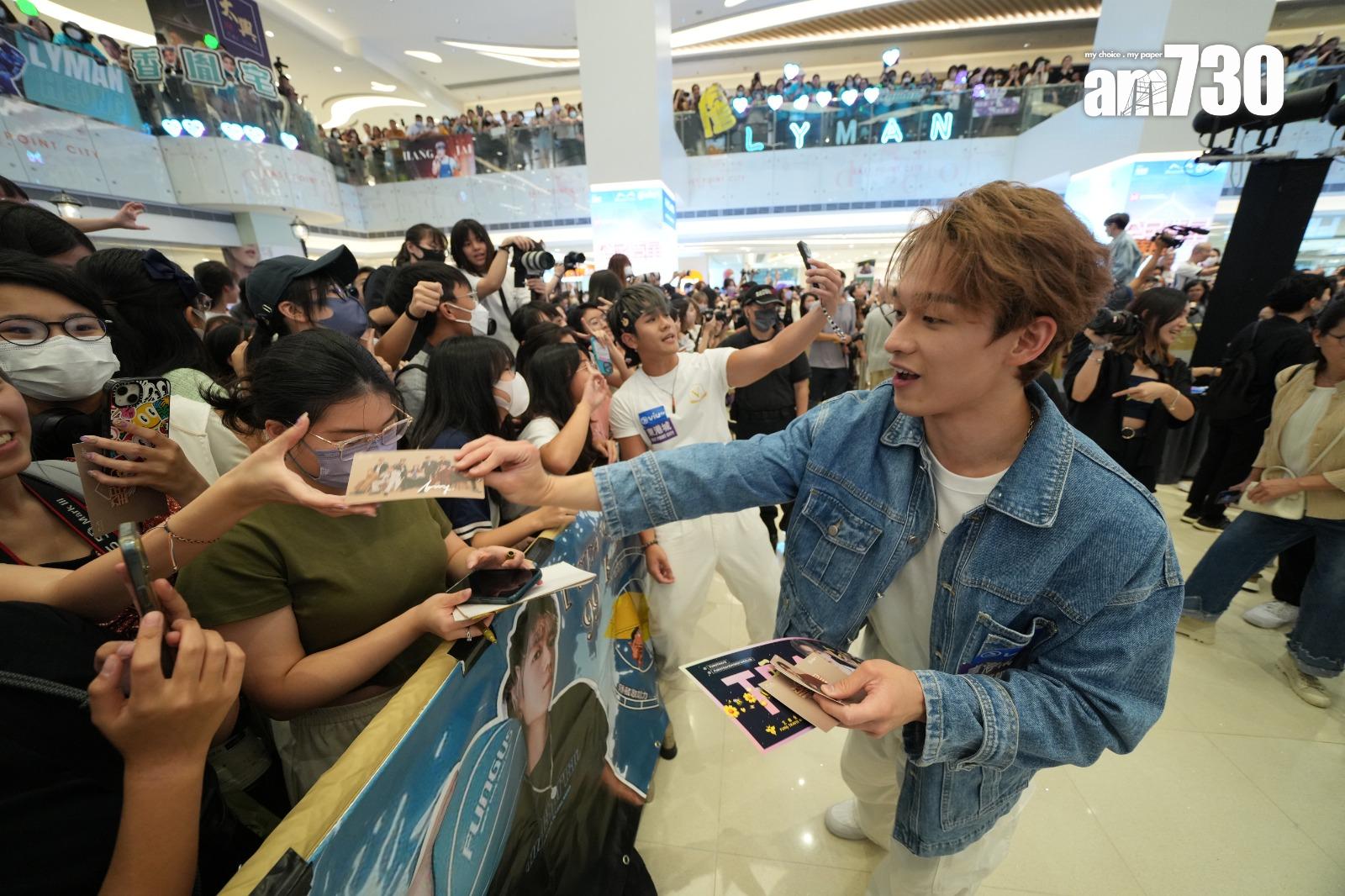 王鋒未有受網上負評影響心情。 (陳奕釗攝)