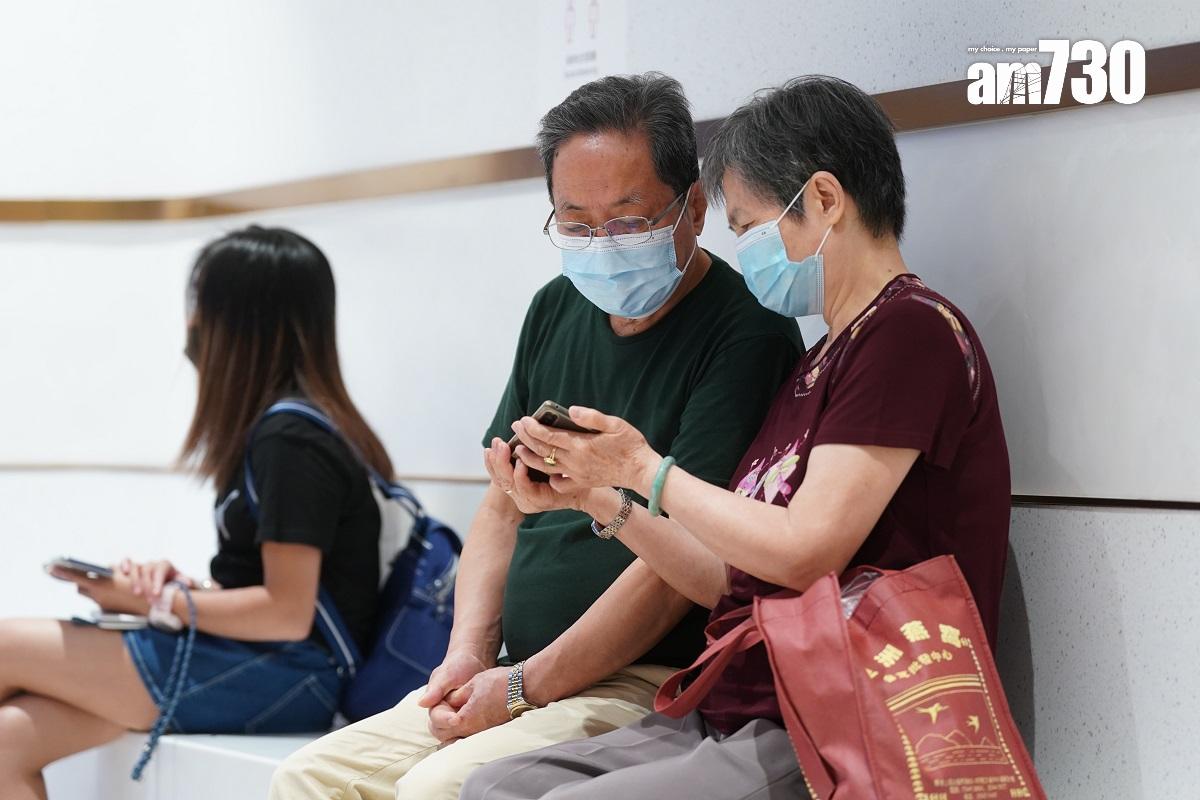 長者周五起使用醫療券金額時,將由電子同意書取代現行紙本同意書。(資料圖片/陳奕釗攝)
